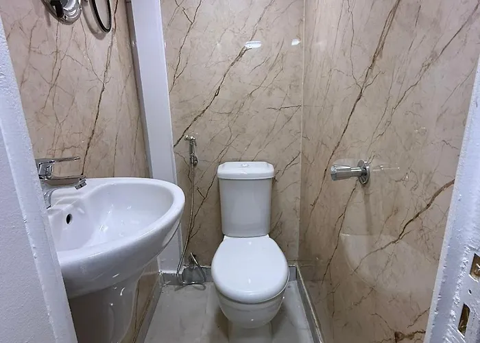 Gannat Úszó hotel *